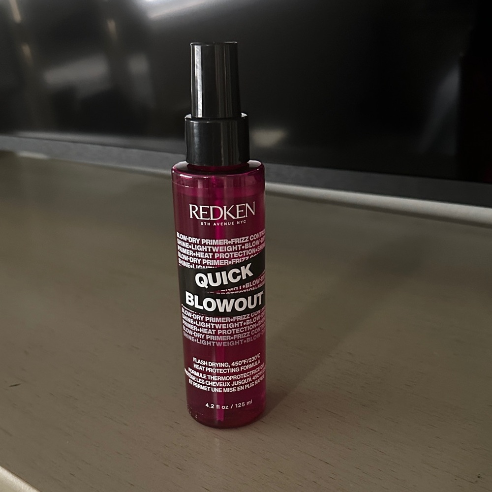Redken Quick Blowout Spray - Vibrant Pink